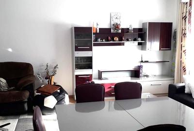 Apartament cu 3 camere decomandat, mobilat în Tractorul - 1
