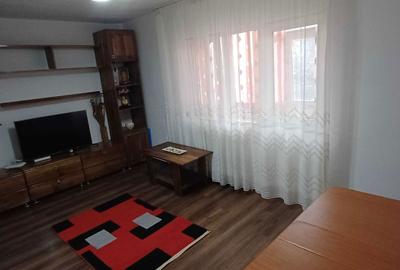 Apartament cu 2 camere decomandat în Micro 4 - 4