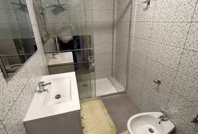 Apartament cu 3 camere decomandat în Florești - 8