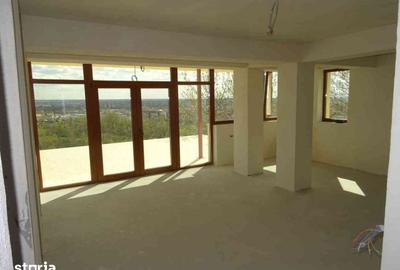 Casă cu 5 camere cu Teren 640 Mp în Central - 8