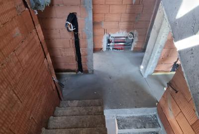 Casă individuală cu 4 camere cu Canalizare în Sud-Est - 9