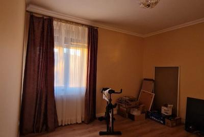 Apartament cu 3 camere decomandat în Central - 3