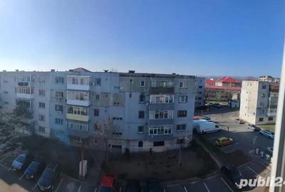 Apartament cu 2 camere semidecomandat în Piața - 4