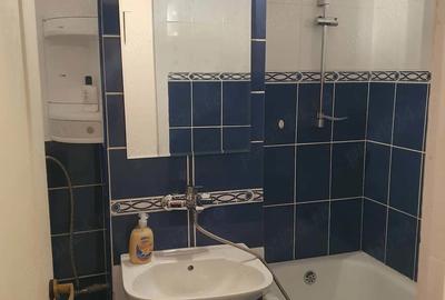 Apartament cu 2 camere decomandat în Micro 15