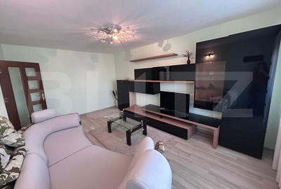 Apartament 3 camere, decomandat, 75 mp, Rovine, zona cofetaria Damarin