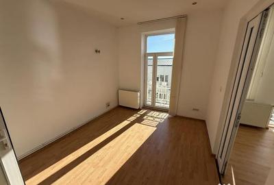 Apartament cu 6 camere decomandat în Central - 2