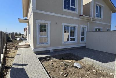 Duplex cu 4 camere cu Canalizare în Moșnița Nouă - 3