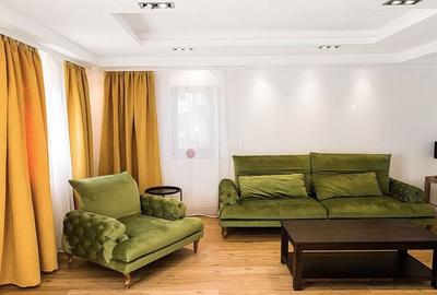 Apartament cu 3 camere decomandat, mobilat în Poiana Brașov