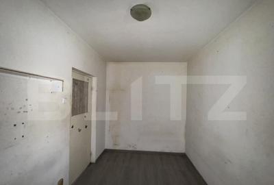 Apartament de vanzare, cu 3 camere, 43 mp, zona Dacia - 6