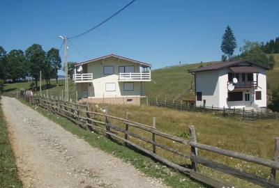 Teren de 5200 mp, în Fundata - 7