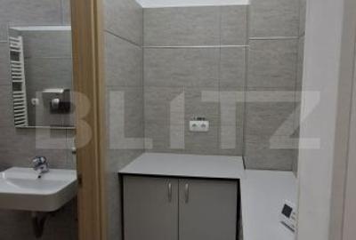 Spațiu comercial, de 82 mp, în Micro 11