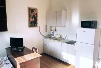 Apartament cu 3 camere decomandat în Central - 1