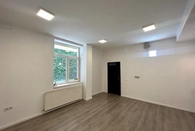 Spatiu de birou, 50 mp utili, recent renovat, parcare, zona P-ta Mihai Viteazul - 1
