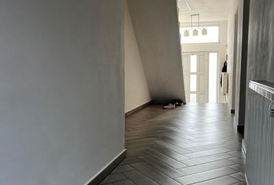 Casă cu 4 camere în Central - 3