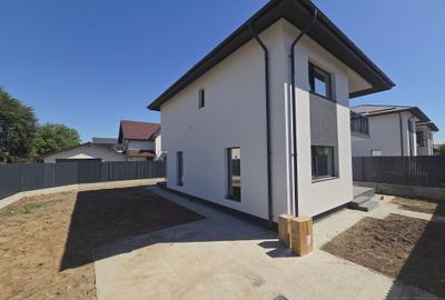 Vila individuala- 4 camere - 3 bai - pod - beci - incalzire pardoseala - 7