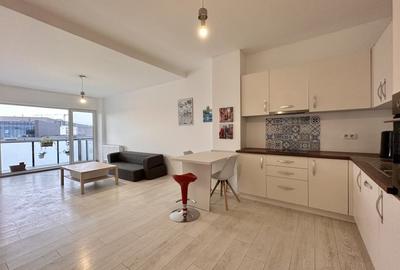 Apartament cu 2 camere semidecomandat, mobilat în Central