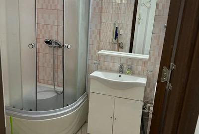 Ap.cu o camera de inchiriat - 1