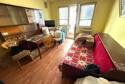 Apartament cu 3 camere semidecomandat, mobilat în Alexandru cel Bun - 1