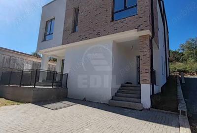 Casă cu 4 camere cu Teren 200 Mp în Florești