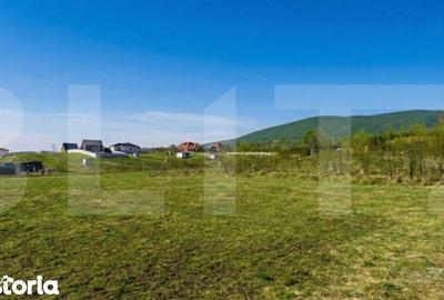 Teren de 1833 mp, în Aiton