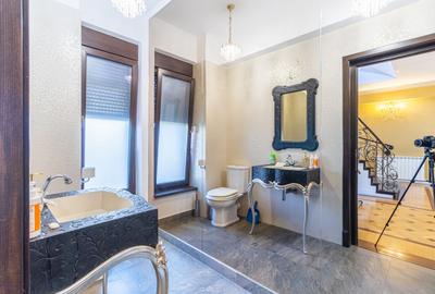 Casă individuală cu 11 camere cu Canalizare în Pantelimon - 29