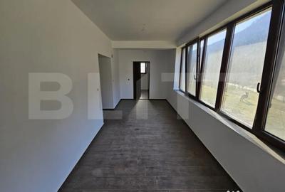 Casă cu 6 camere cu Teren 4159 Mp în Central - 1