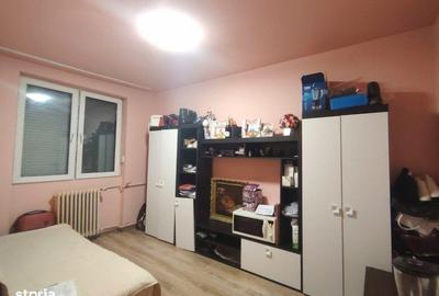 Apartament cu 3 camere semidecomandat în Central - 3