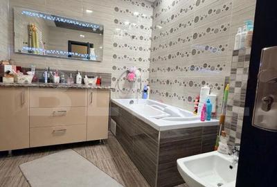 Apartament cu 3 camere în Tractorul - 4