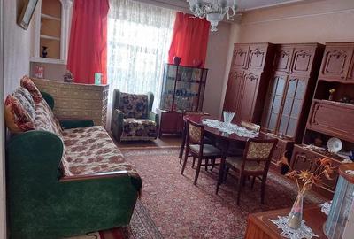 Casă cu Teren 919 Mp în Central - 1