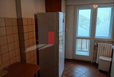 Apartament cu 3 camere decomandat în Decebal
