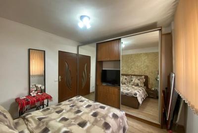 Apartament cu 2 camere decomandat, mobilat în Polonă - 13