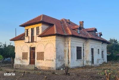 Casă cu 4 camere în Central