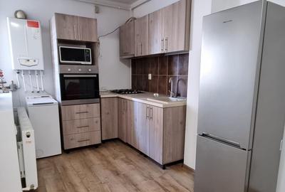 Apartament cu 2 camere, mobilat în Olteniței