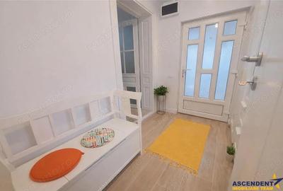 Casă cu 2 camere cu Canalizare în Central