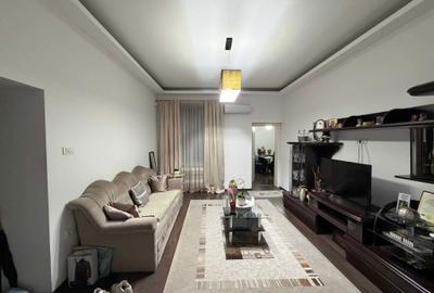 Apartament cu 3 camere decomandat, mobilat în Ultracentral