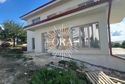 Casă individuală cu 4 camere cu Canalizare în Chinteni