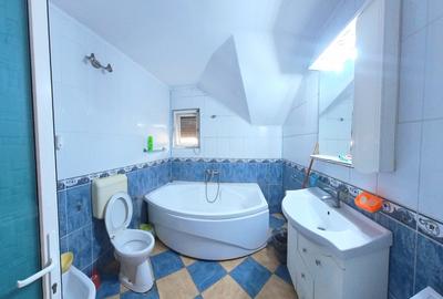 Casă individuală cu 6 camere cu Garaj în Tractorul - 7