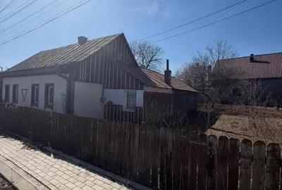 Casă cu Teren 777 Mp în Central - 2