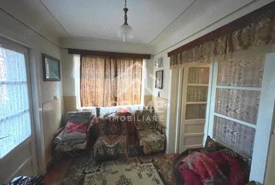 Casă cu 4 camere cu Teren 1000 Mp în Central - 2