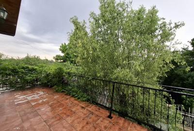 Casă cu 6 camere cu Teren 415 Mp în Central
