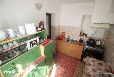Apartament cu 4 camere decomandat în Central - 3