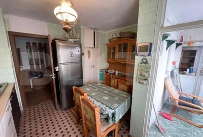 Apartament cu 3 camere decomandat, mobilat în George Enescu