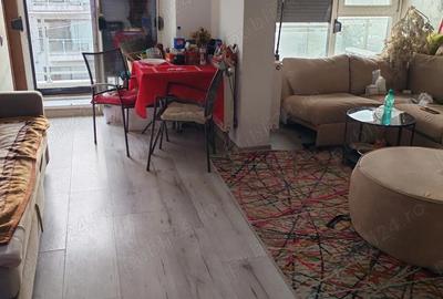 Apartament cu 2 camere decomandat în Titan