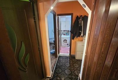 Apartament cu 3 camere decomandat, mobilat în Micro IV - 20
