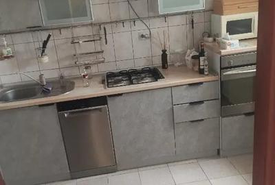 Apartament cu 3 camere decomandat în Pantelimon
