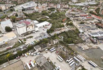 Cladiri industriale cu teren 6820mp - 6