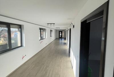 Casă cu 6 camere cu Teren 600 Mp în Moldoveni - 1