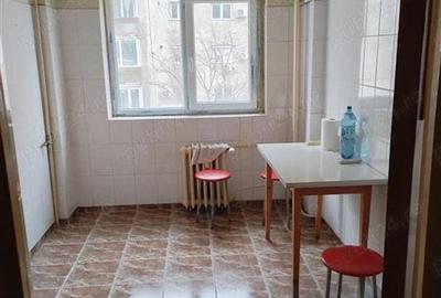 Apartament cu 3 camere decomandat în Mihai Bravu