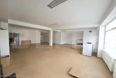 Spațiu comercial, de 308 mp, în Central - 2