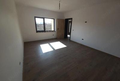 Casă cu 4 camere cu Teren 1100 Mp în Central - 3